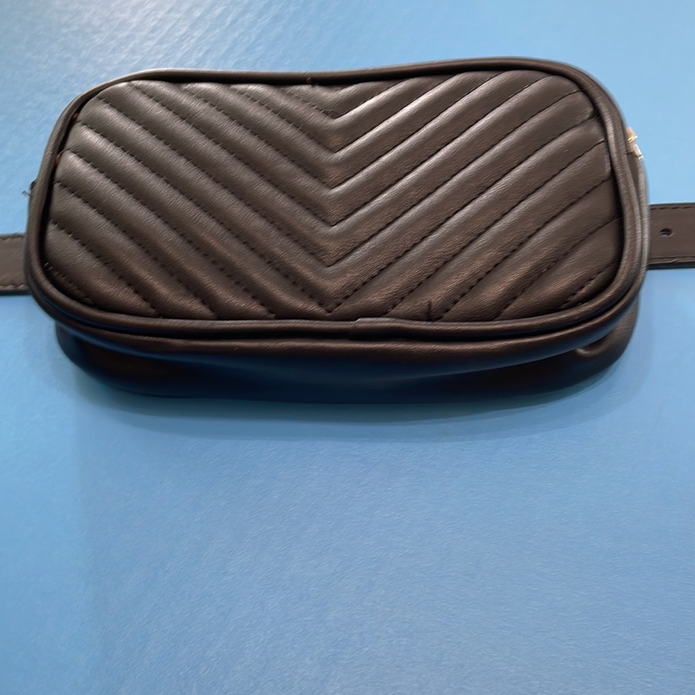 Steve Madden NWOT Quilted Faux Leather Lined Zip Closure Belt Bag Fannypack BL